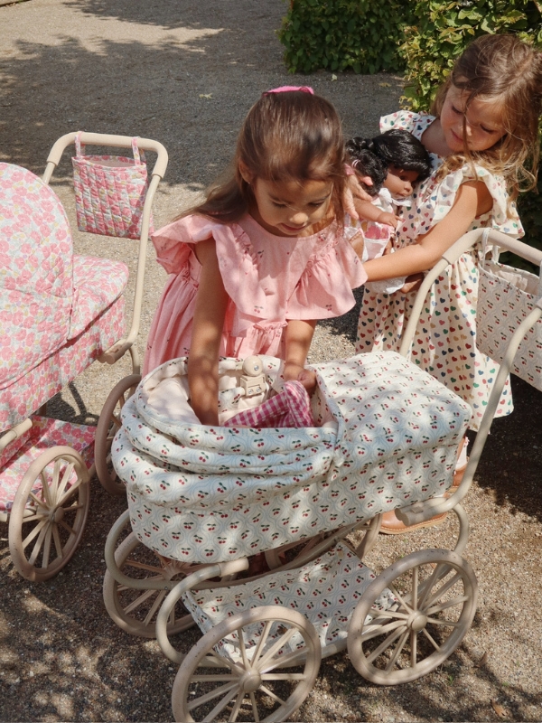 Wózek dla lalek Minnie z gondolą Cherry Motif - obrazek 12