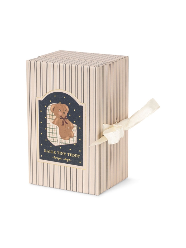 jasnobrązowy miś z czerwoną kokardką z fotelem w kratkę i pudełkiem do przechowywania