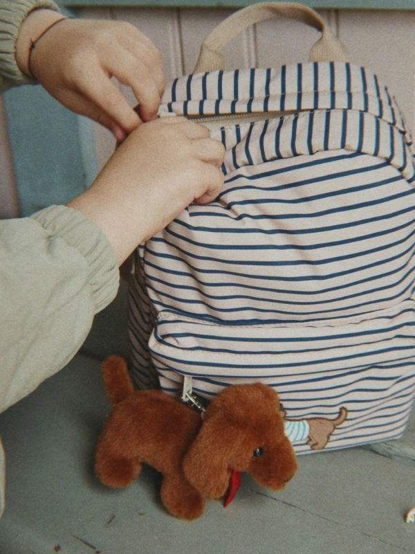 Plecak dziecięcy Nohr Mini Stripe La Mer z zawieszką Konges Slojd - obrazek 6